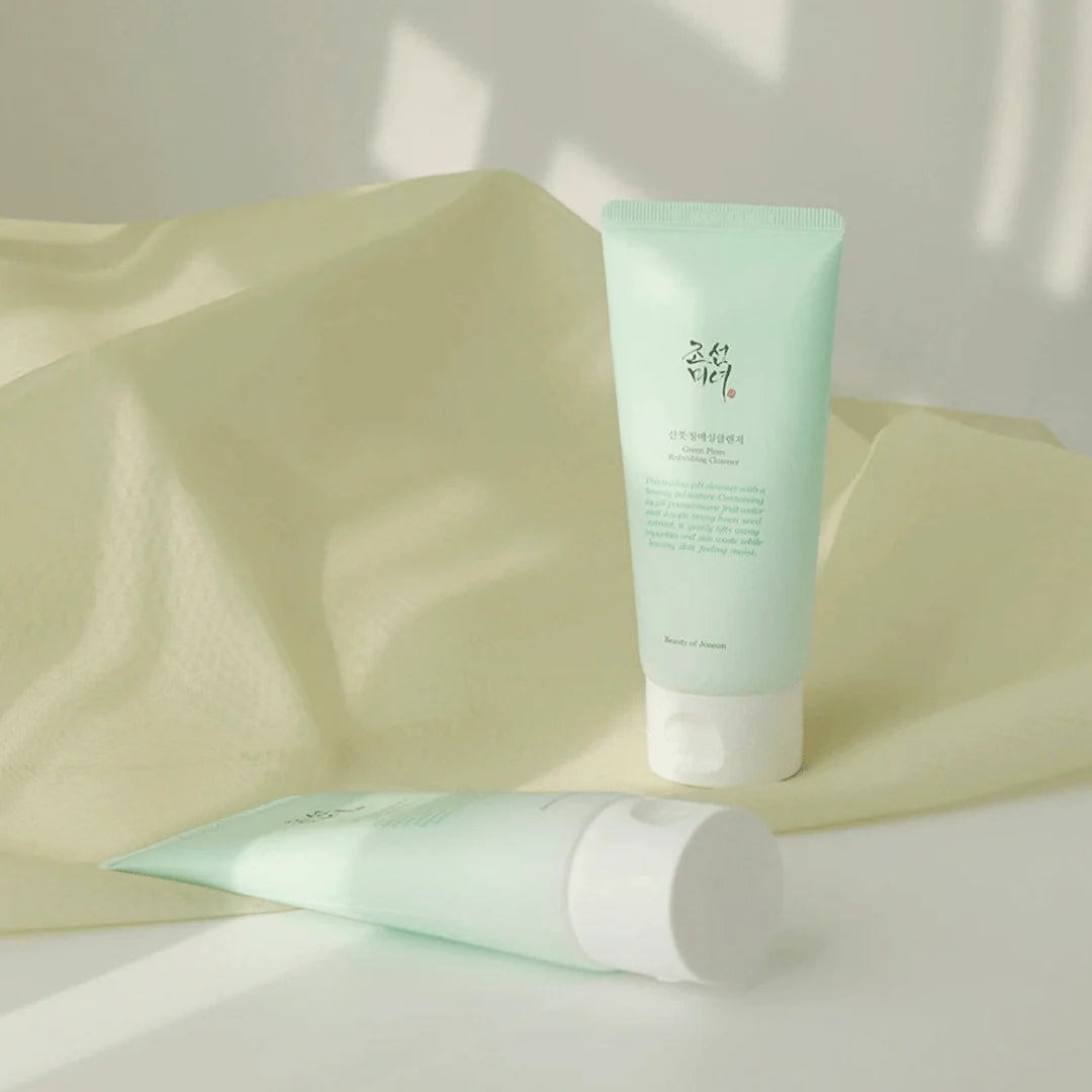 Green Plum Refreshing Cleanser 100 ml.