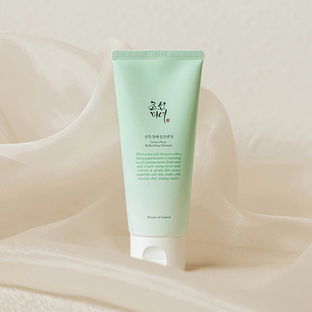 Green Plum Refreshing Cleanser 100 ml.